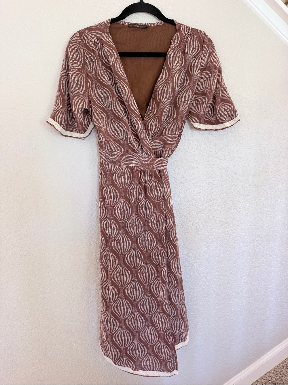 Hazel Brown Wave Print Wrap Dress — Size S